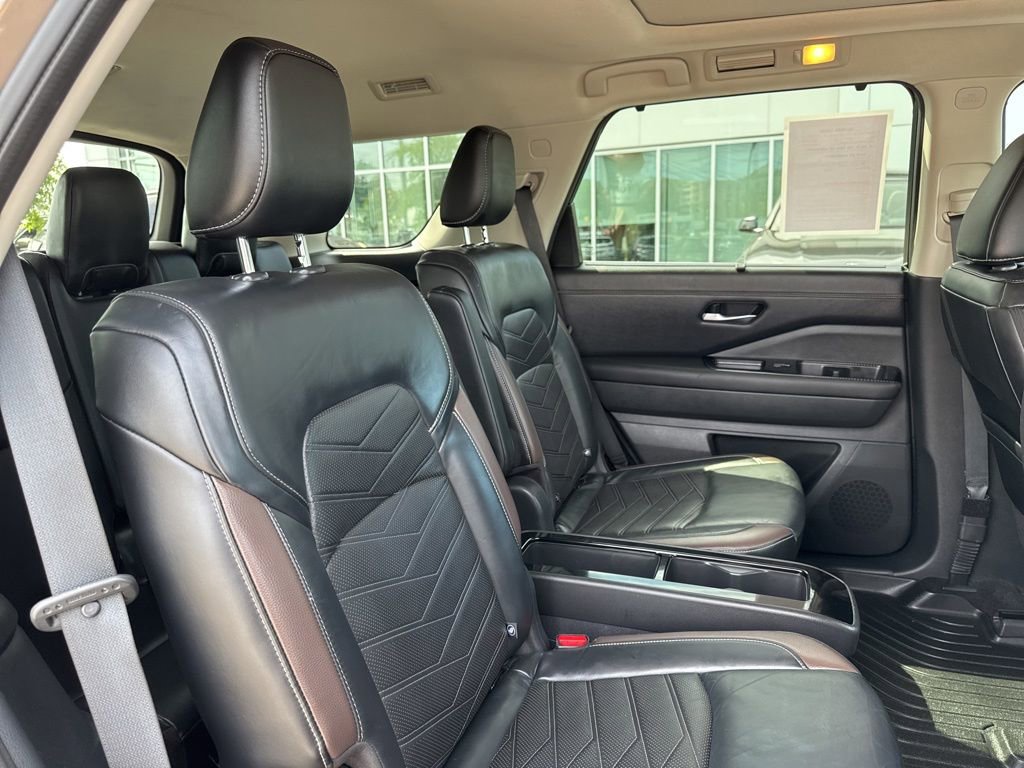 Used 2023 Nissan Pathfinder Platinum AWD/4WD image 24