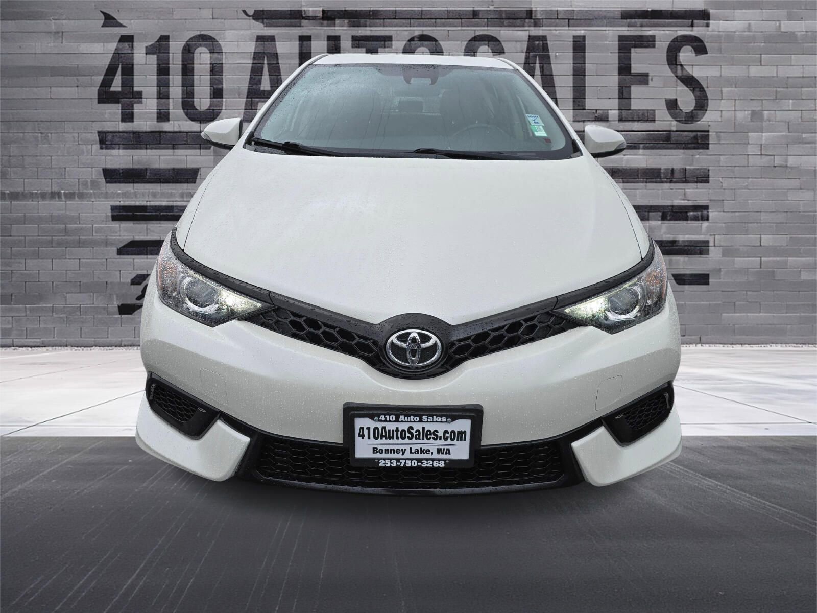 Used 2017 Toyota Corolla iM image 5