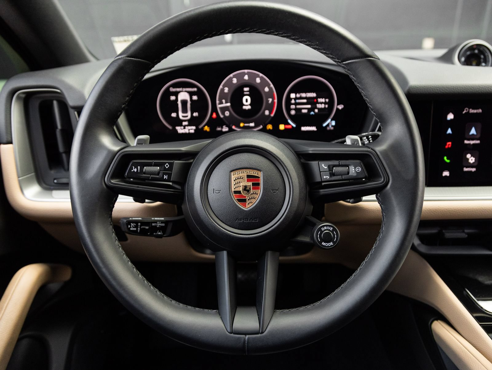 Certified 2024 Porsche Cayenne Coupe AWD/4WD image 13