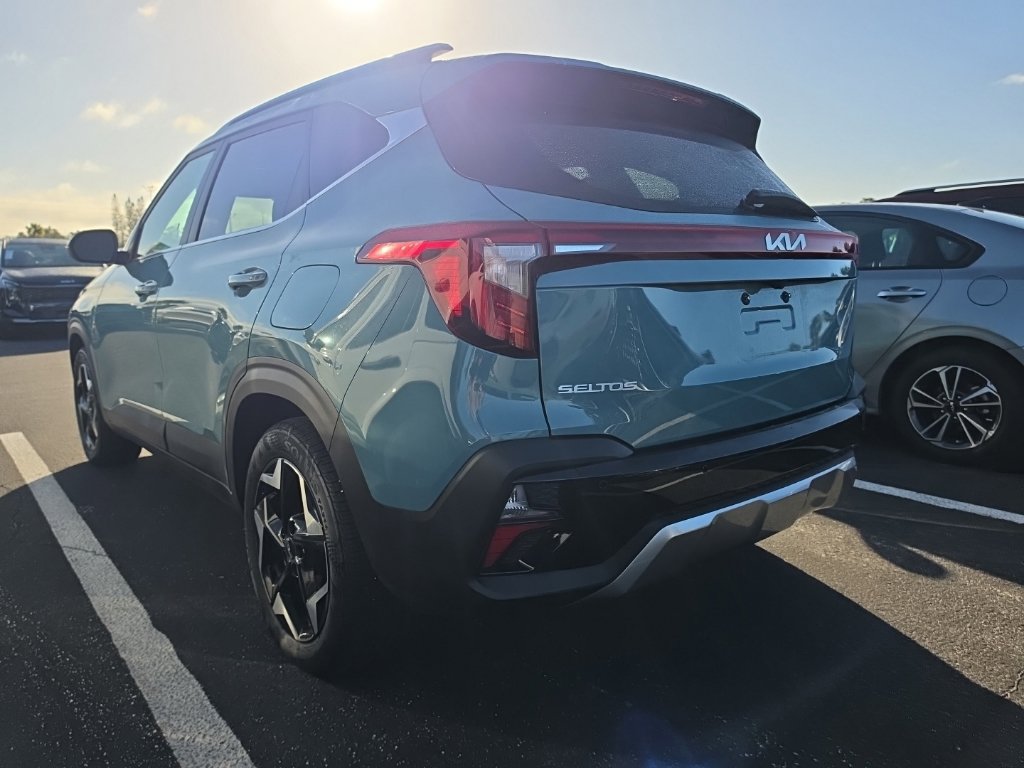 Used 2026 Kia Seltos EX FWD image 14