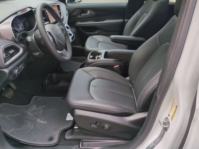 New 2026 Chrysler Pacifica Select FWD image 27