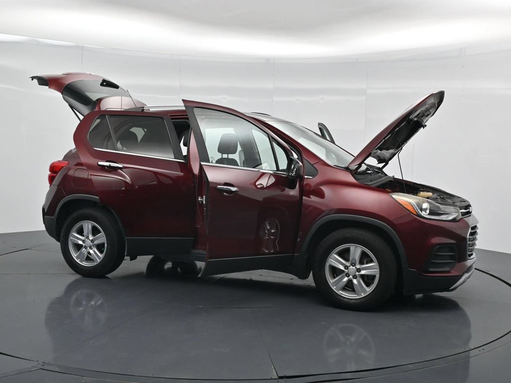 Used 2017 Chevrolet Trax LT w/ LT Convenience Package FWD image 42