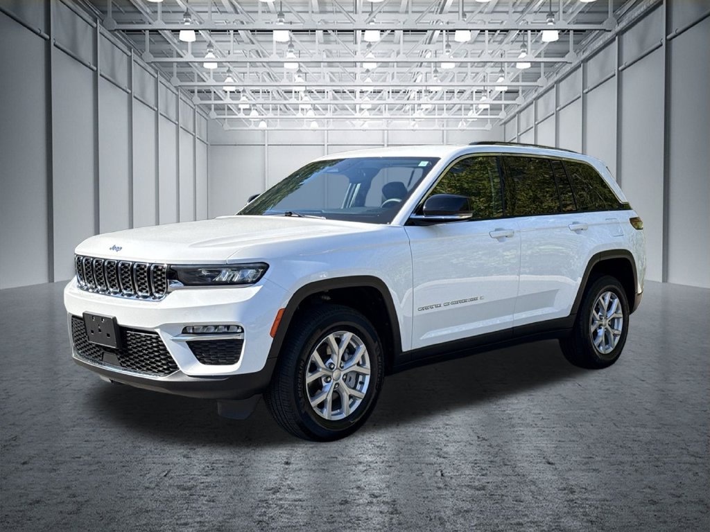 Used 2023 Jeep Grand Cherokee Limited AWD/4WD image 4