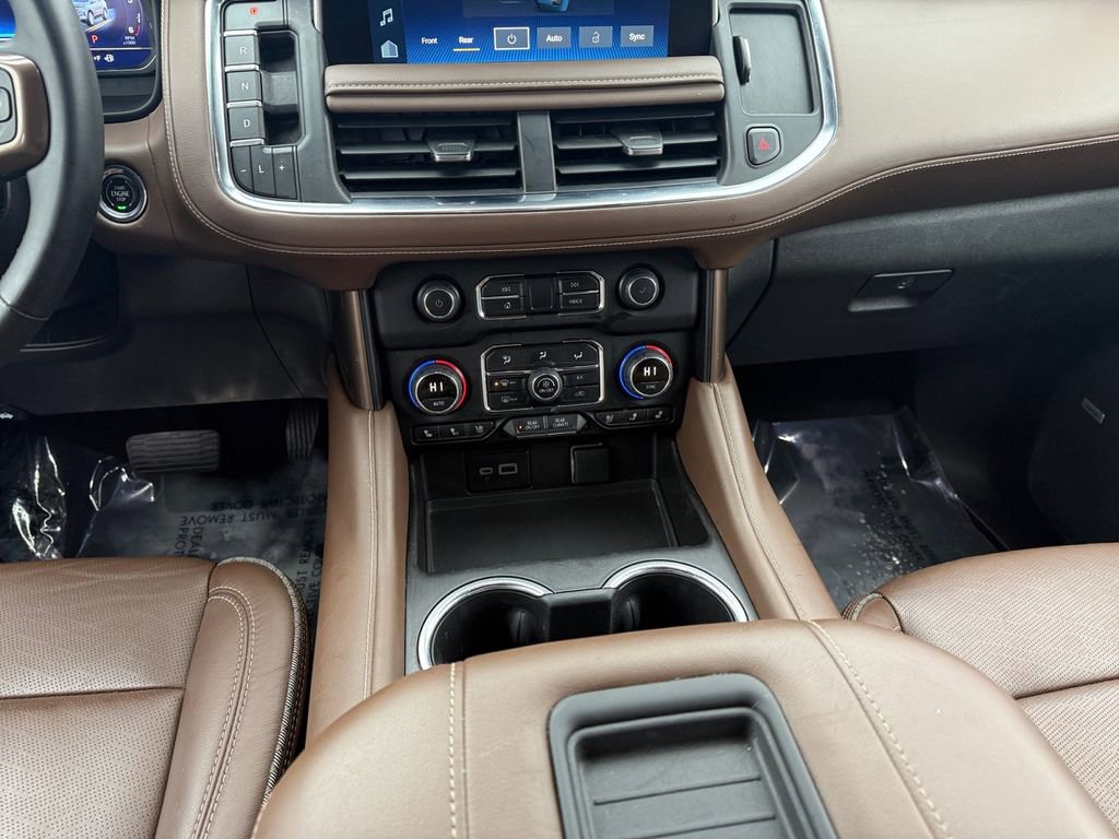 Used 2023 Chevrolet Suburban High Country image 11