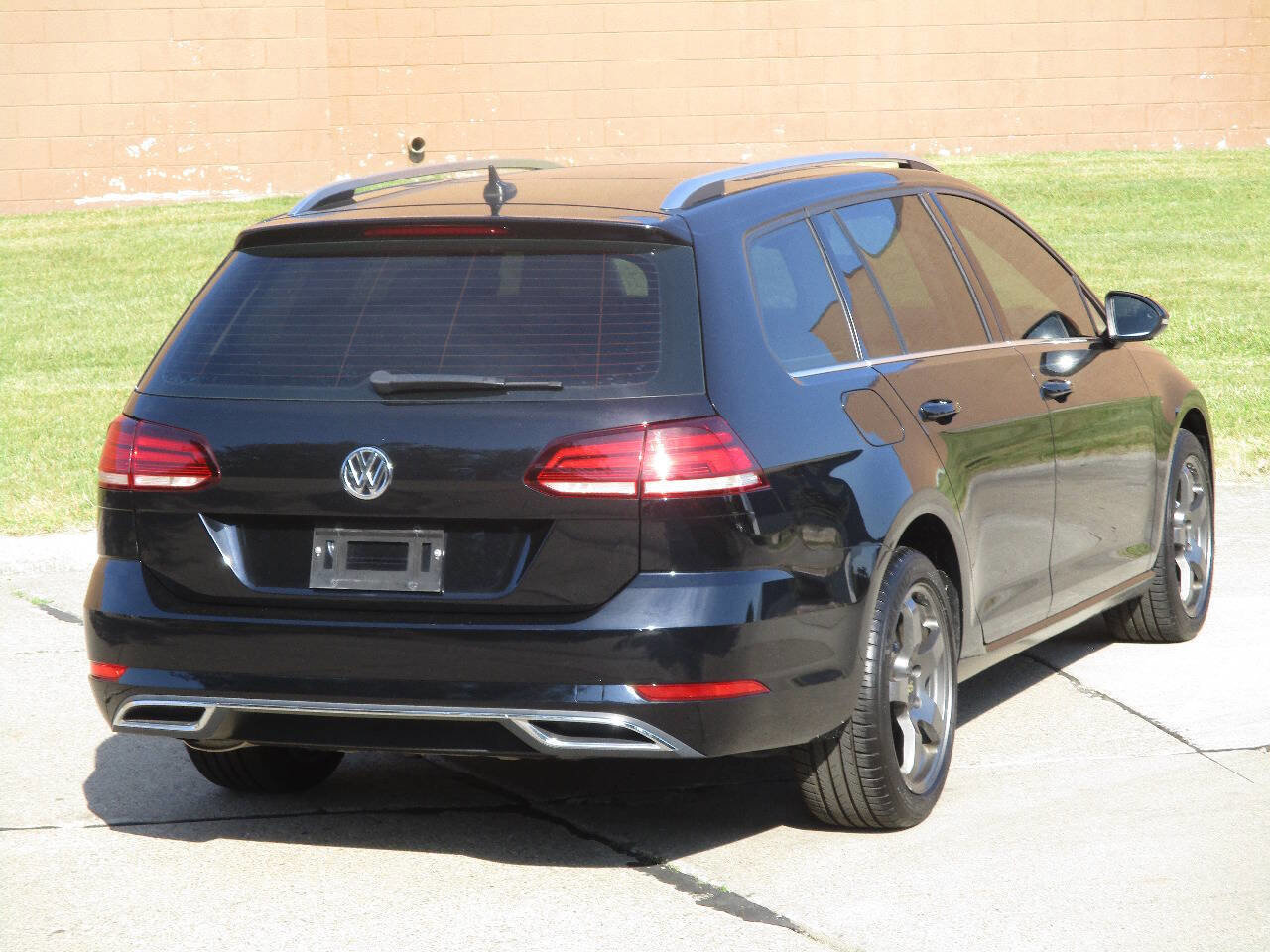 Used 2018 Volkswagen Golf SEL FWD image 39