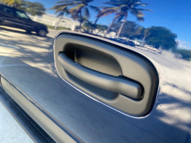 Used 2003 Chevrolet Suburban LS image 71