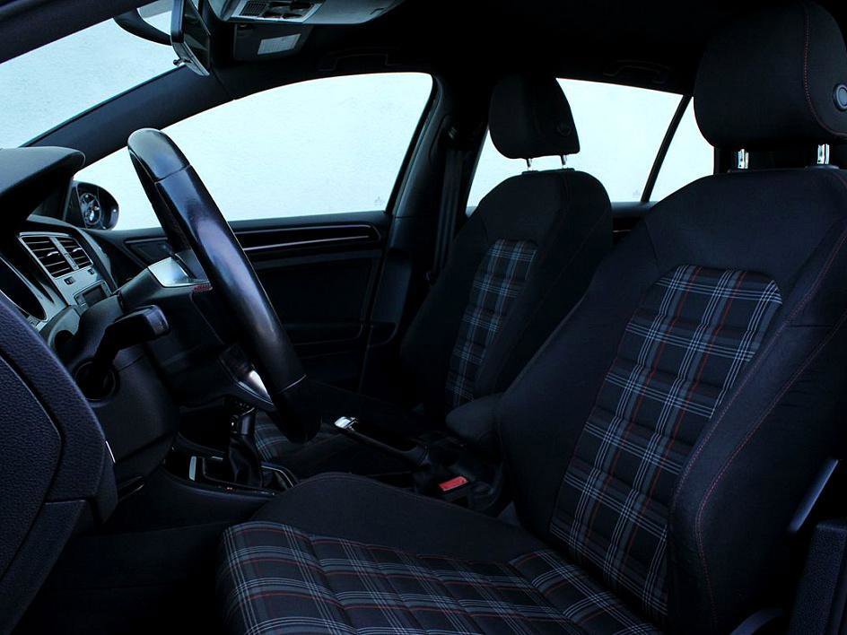 Used 2017 Volkswagen GTI Sport image 11