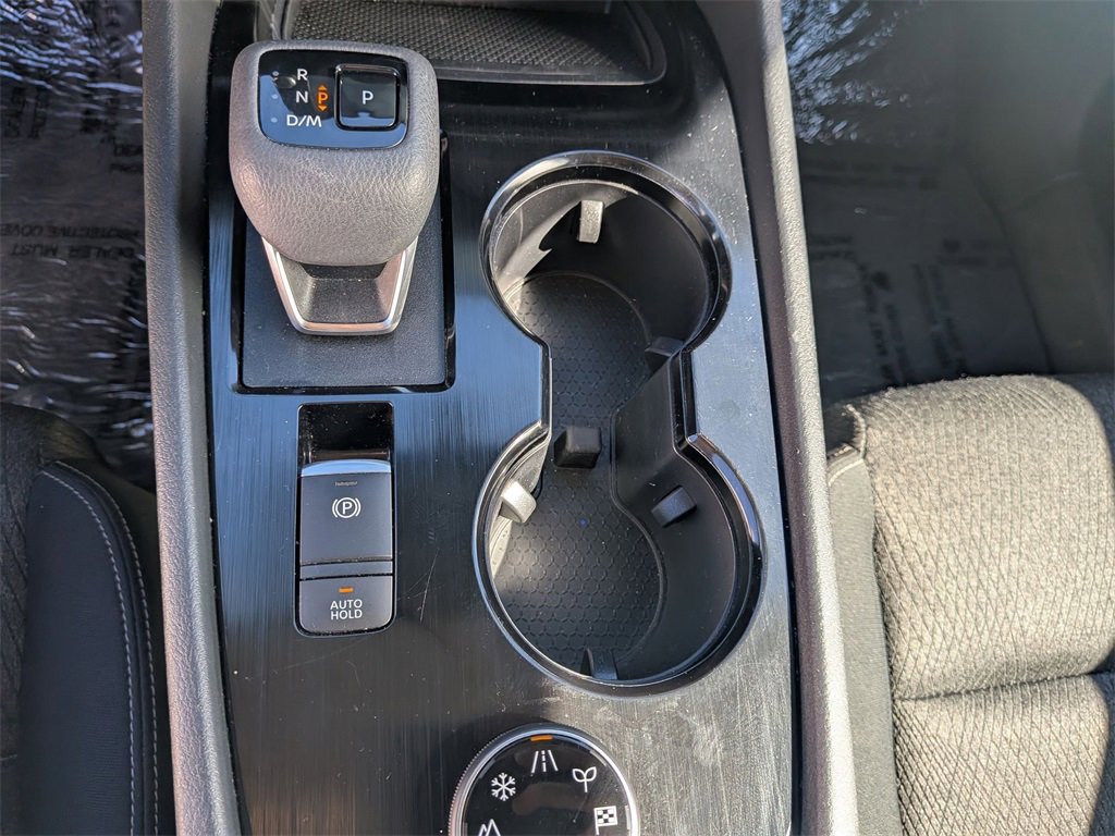 Used 2024 Nissan Rogue SV image 21
