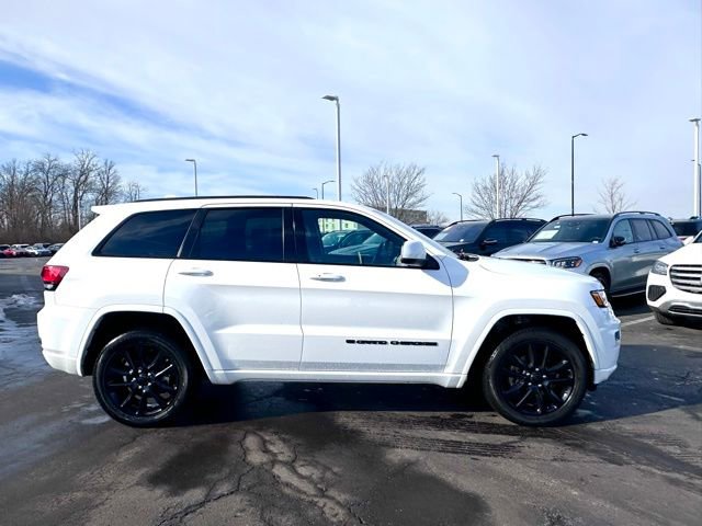 Used 2022 Jeep Grand Cherokee Laredo X image 13