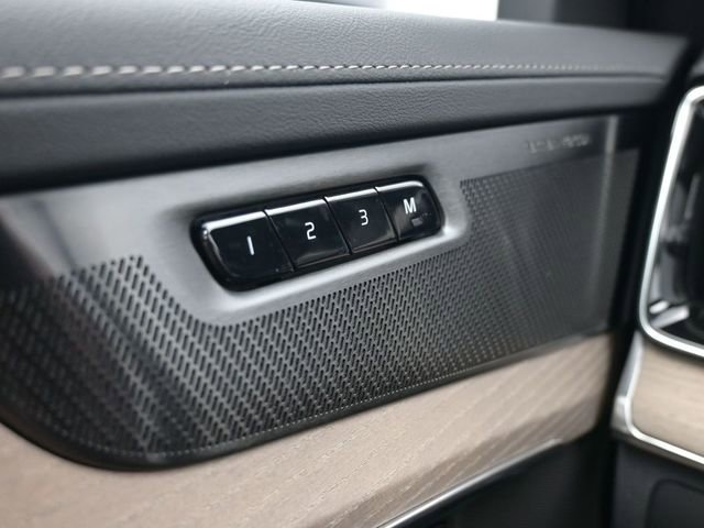New 2026 Volvo XC90 B6 Plus w/ Protection Package Premier image 30