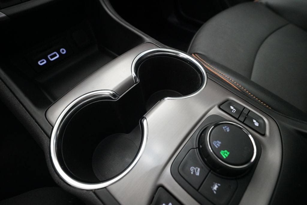 Used 2024 GMC Terrain AT4 AWD/4WD image 17