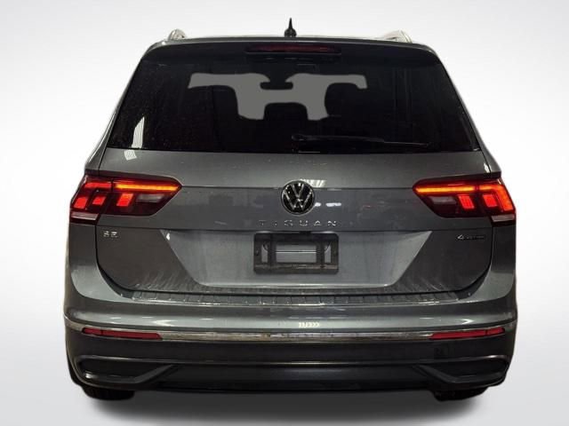 Used 2024 Volkswagen Tiguan SE image 7