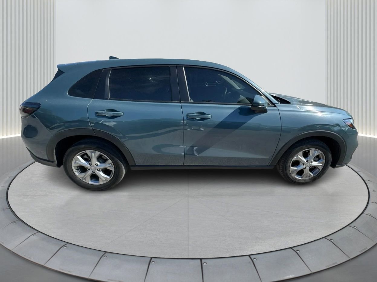 Used 2023 Honda HR-V LX image 4