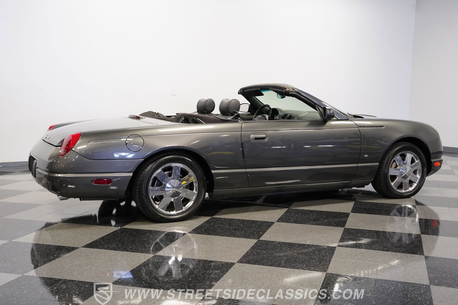 Used 2003 Ford Thunderbird image 14