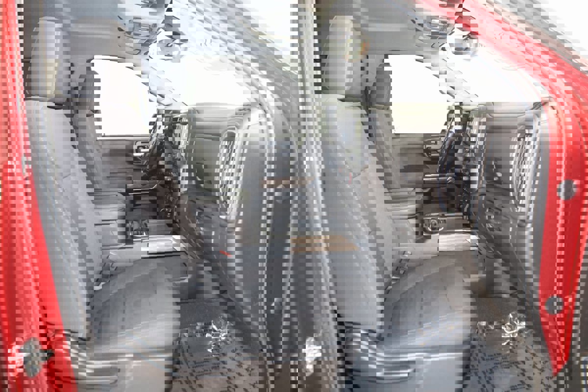 Used 2020 Chevrolet Silverado 1500 LT Trail Boss image 11