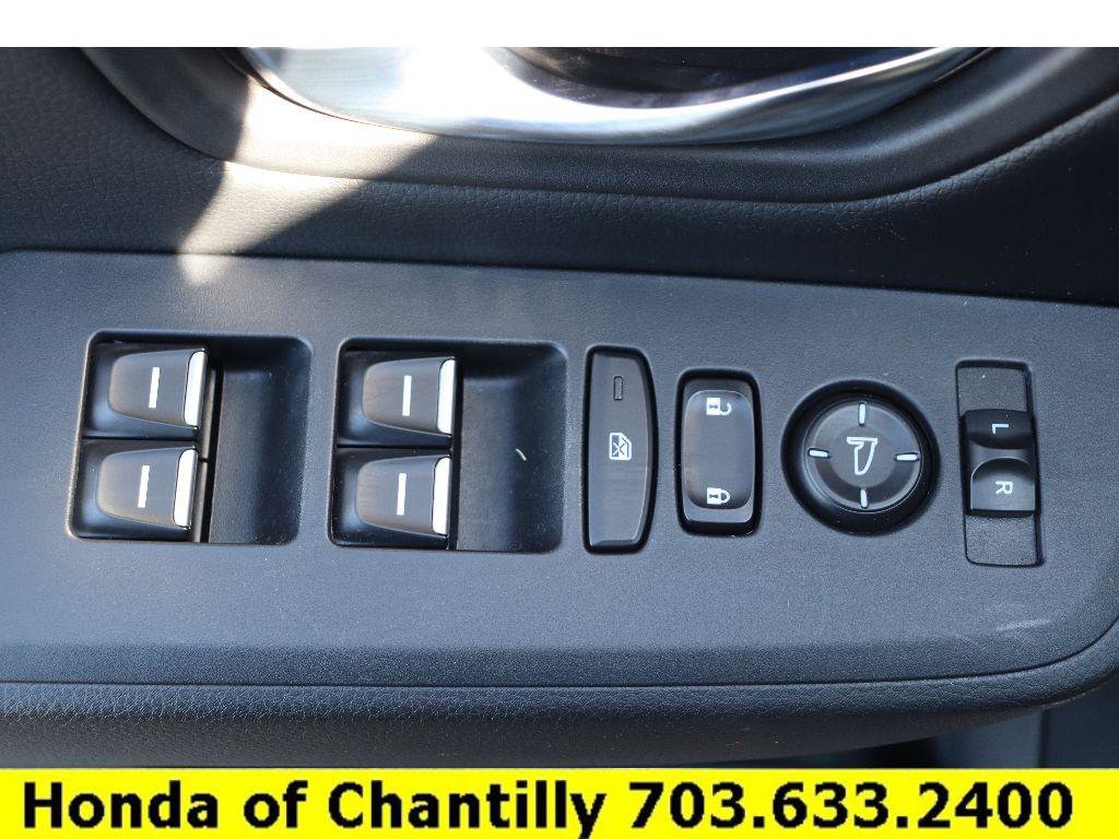 Certified 2023 Honda Pilot Touring image 24