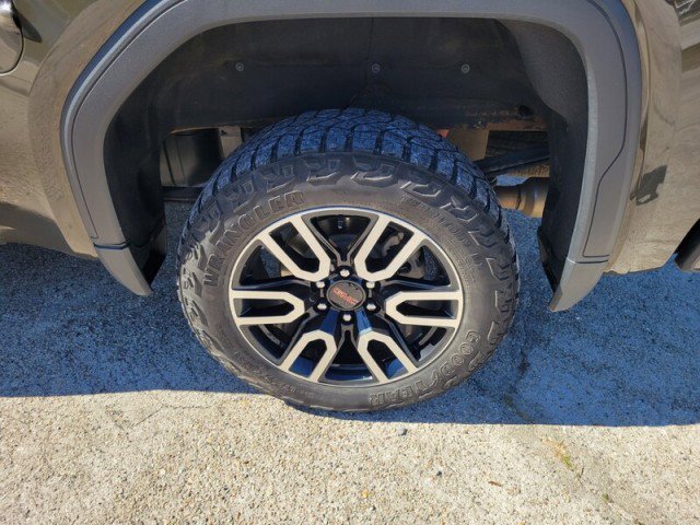 Used 2023 GMC Sierra 1500 AT4 w/ AT4 Premium Package image 7