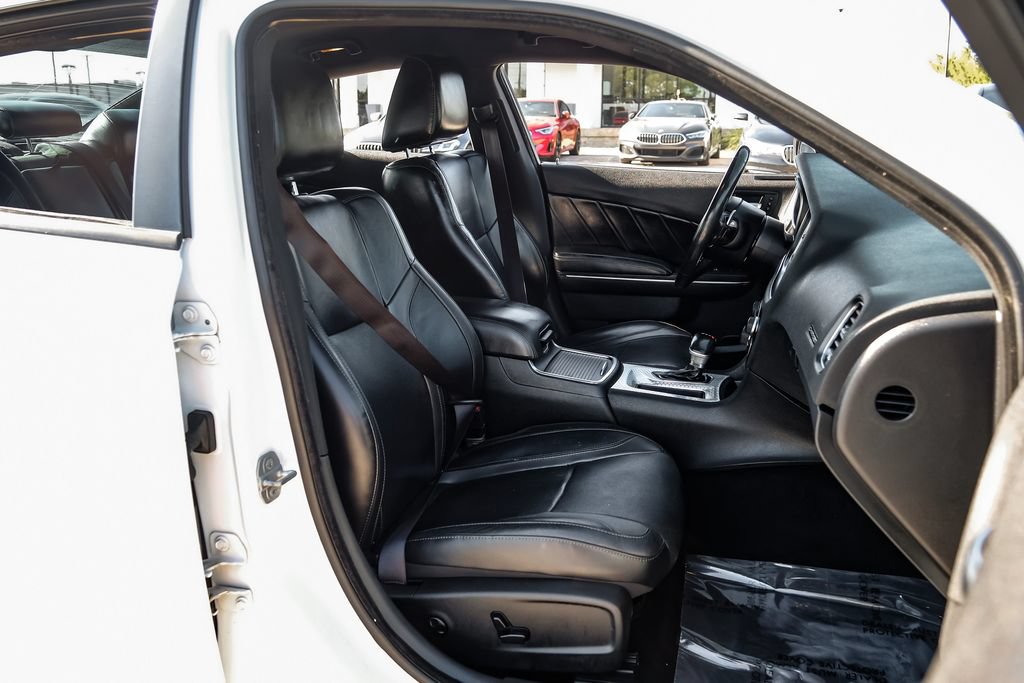 Used 2015 Dodge Charger R/T w/ Plus Group RWD image 39