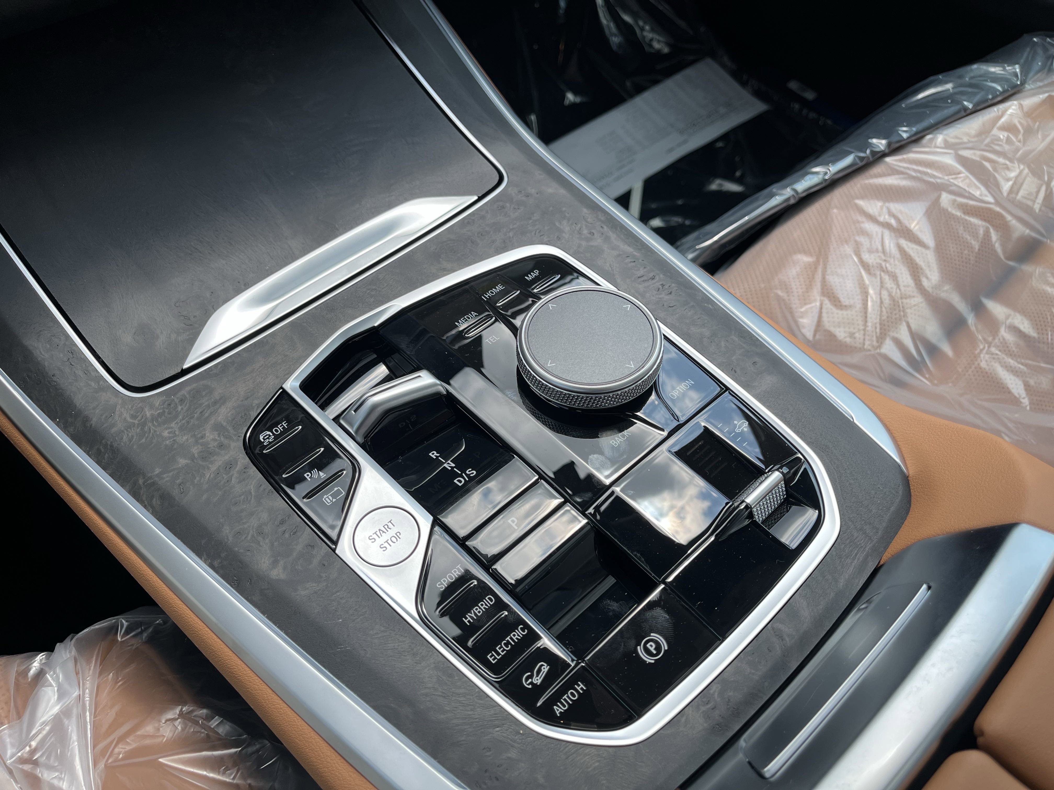 Used 2026 BMW X5 xDrive50e image 15