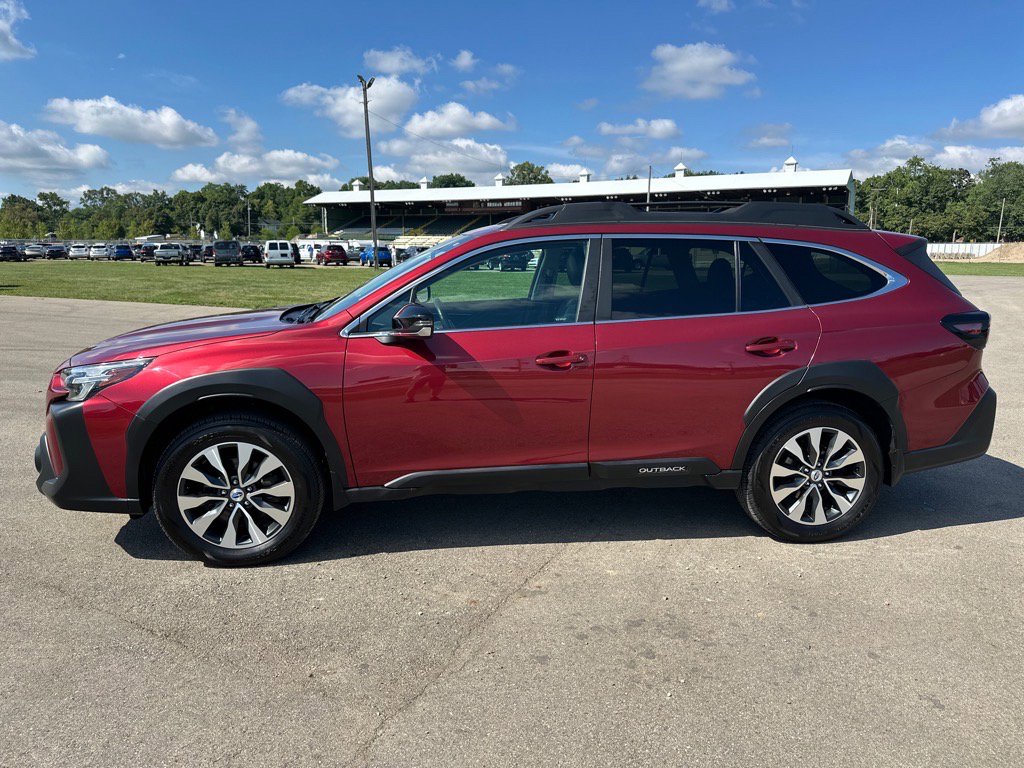 Used 2023 Subaru Outback Limited XT image 2