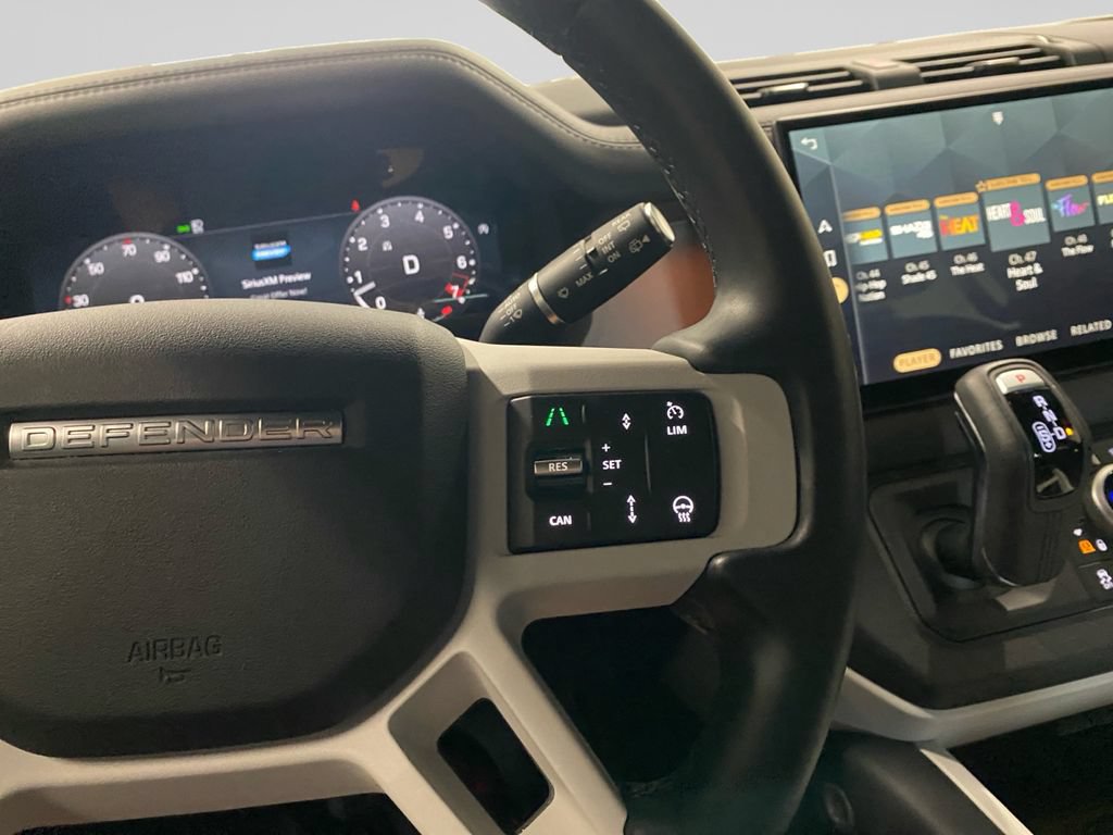 Used 2025 Land Rover Defender 130 X-Dynamic SE AWD/4WD image 14