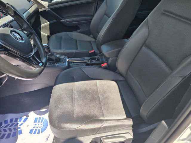 Used 2015 Volkswagen Golf S FWD image 21