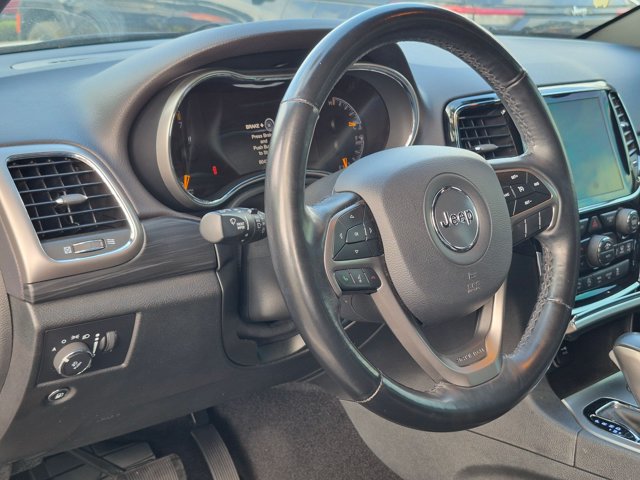Used 2019 Jeep Grand Cherokee Altitude RWD image 3