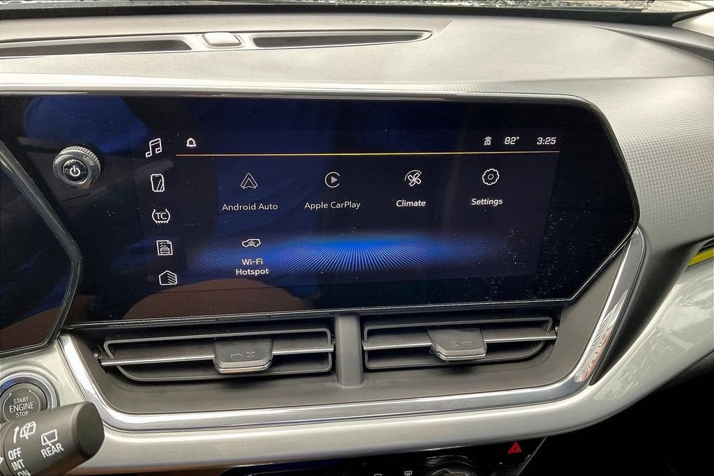 Used 2025 Chevrolet Trax LT FWD image 18
