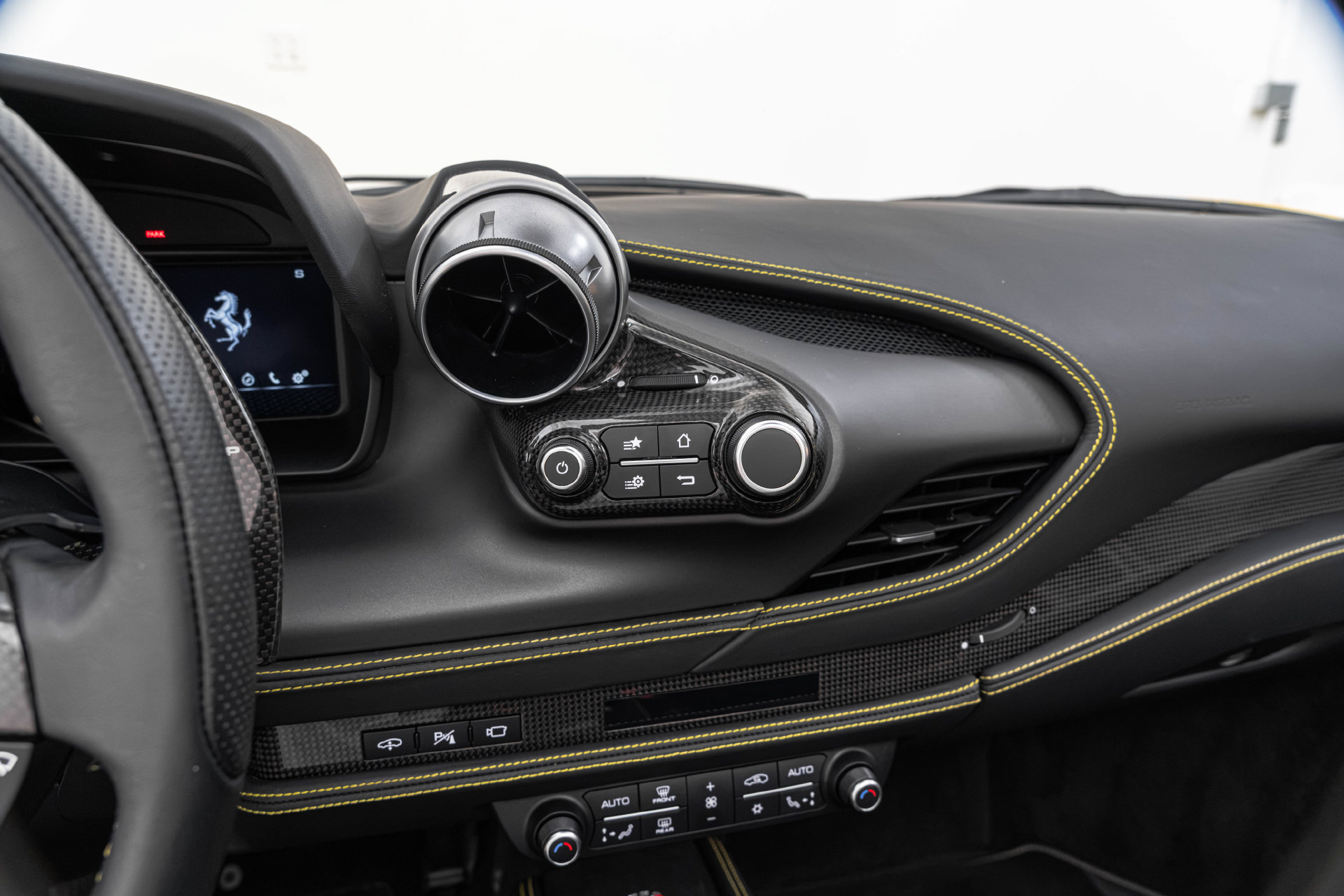 Certified 2021 Ferrari F8 Tributo RWD image 40