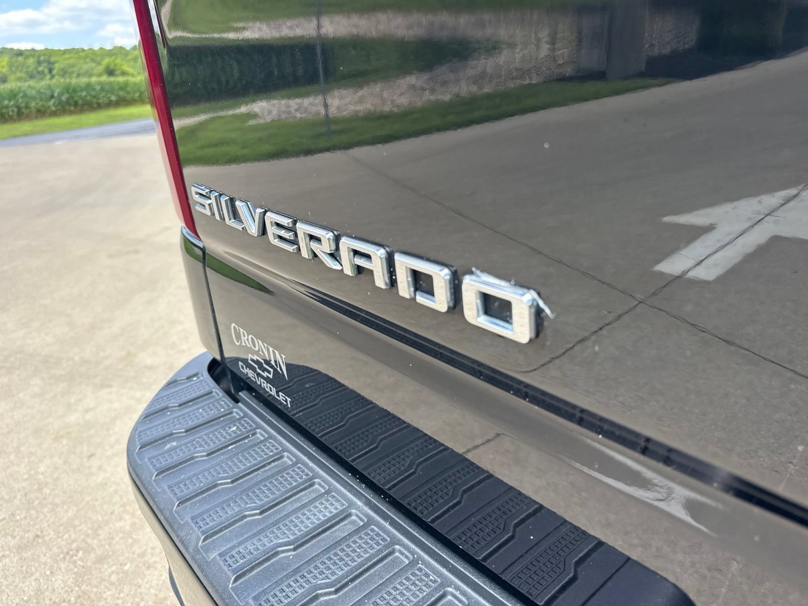 Used 2019 Chevrolet Silverado 1500 Custom w/ Custom Value Package AWD/4WD image 9