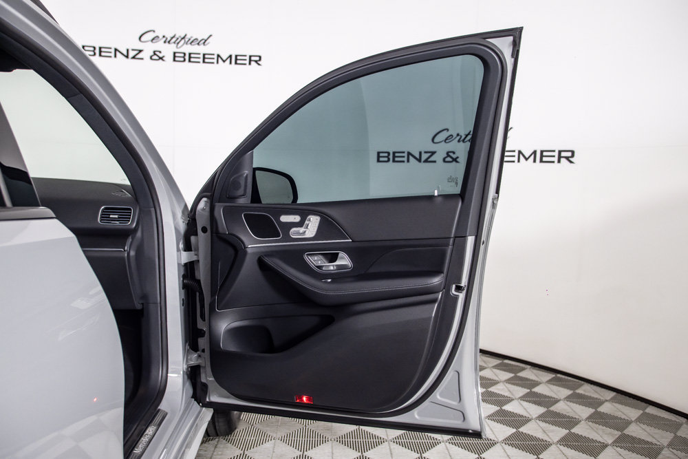 Used 2025 Mercedes-Benz GLE 450e 4MATIC w/ AMG Line Exterior image 23