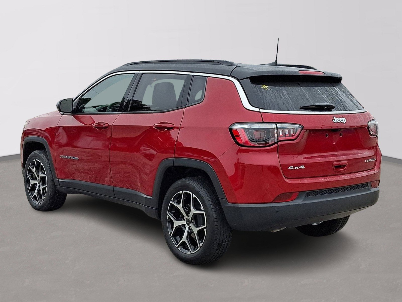 Used 2025 Jeep Compass Limited image 4