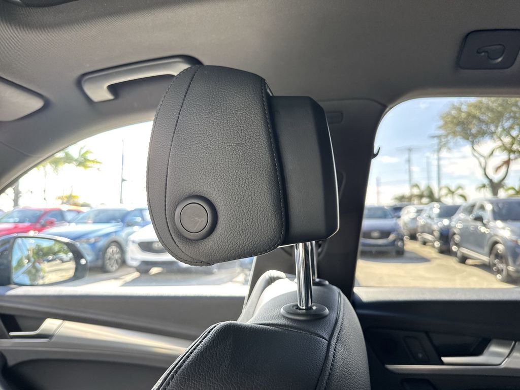 Used 2020 Audi Q5 2.0T Titanium Premium Plus w/ Premium Plus Package image 17