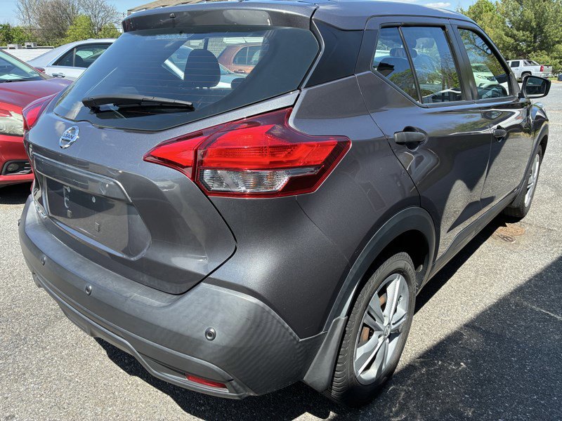 Used 2020 Nissan Kicks S FWD image 4