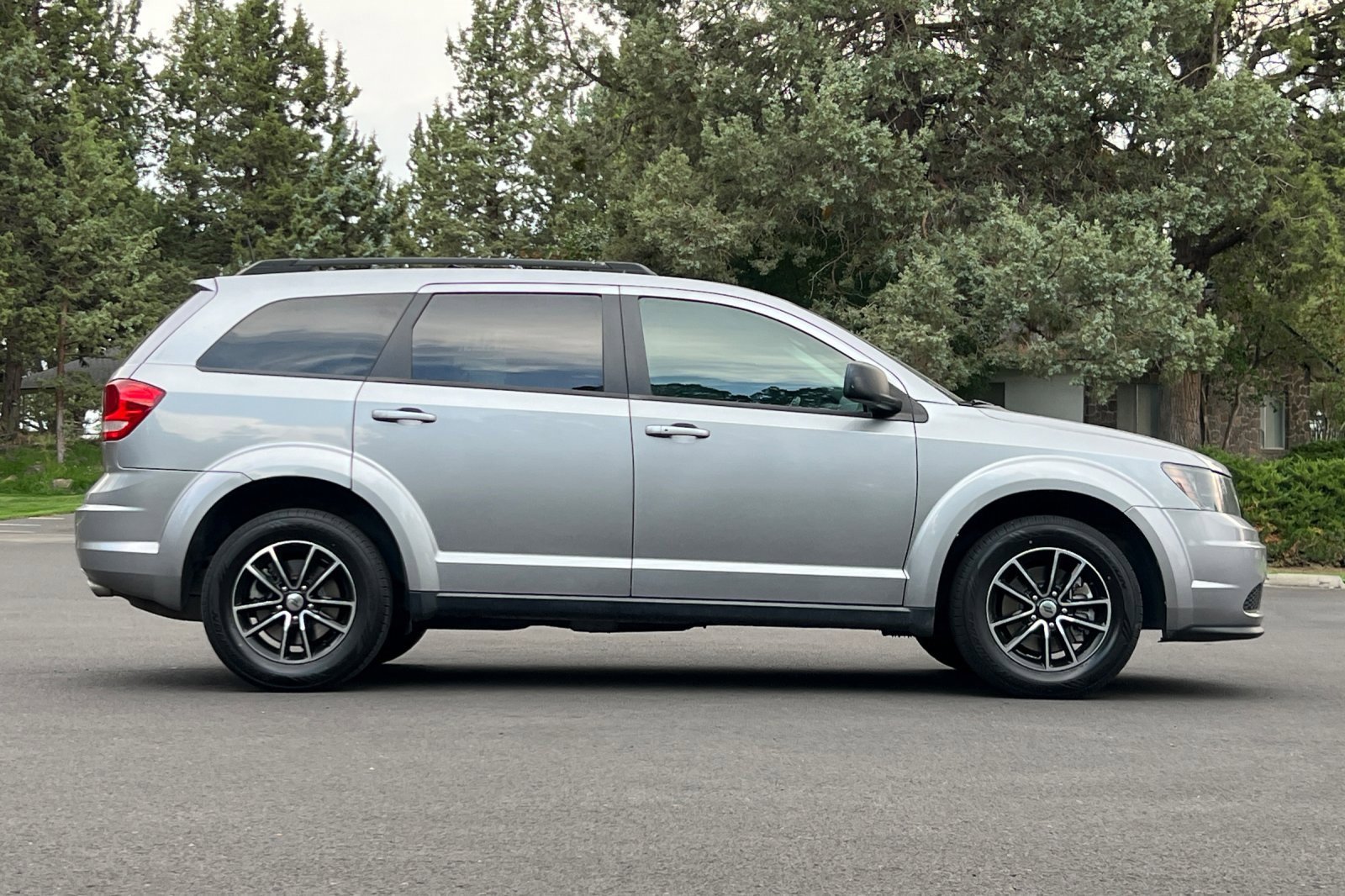 Used 2018 Dodge Journey SE w/ Popular Equipment Group image 3