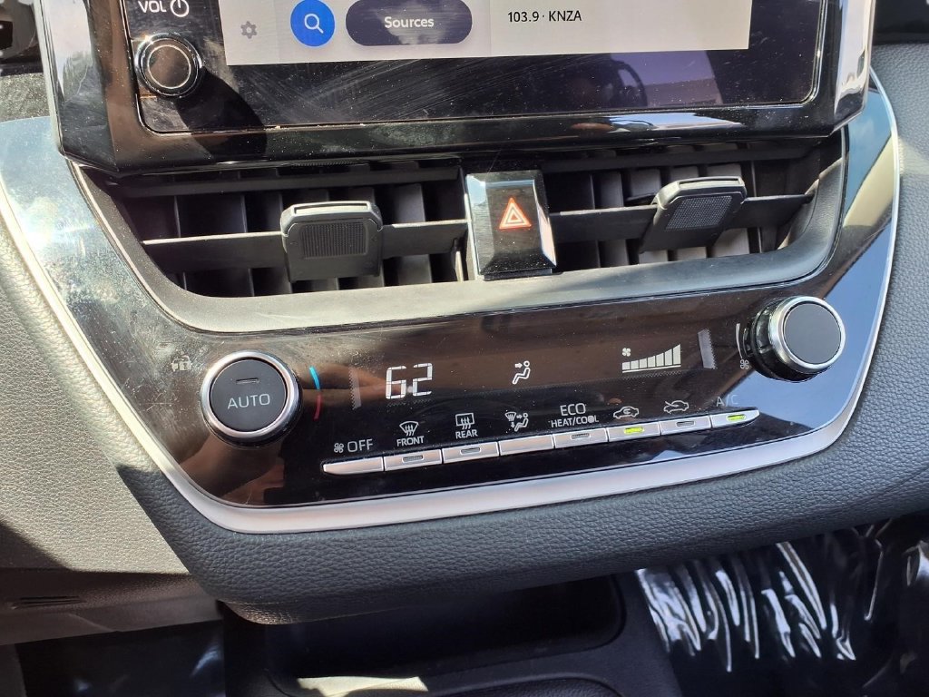 Used 2025 Toyota Corolla LE FWD image 10