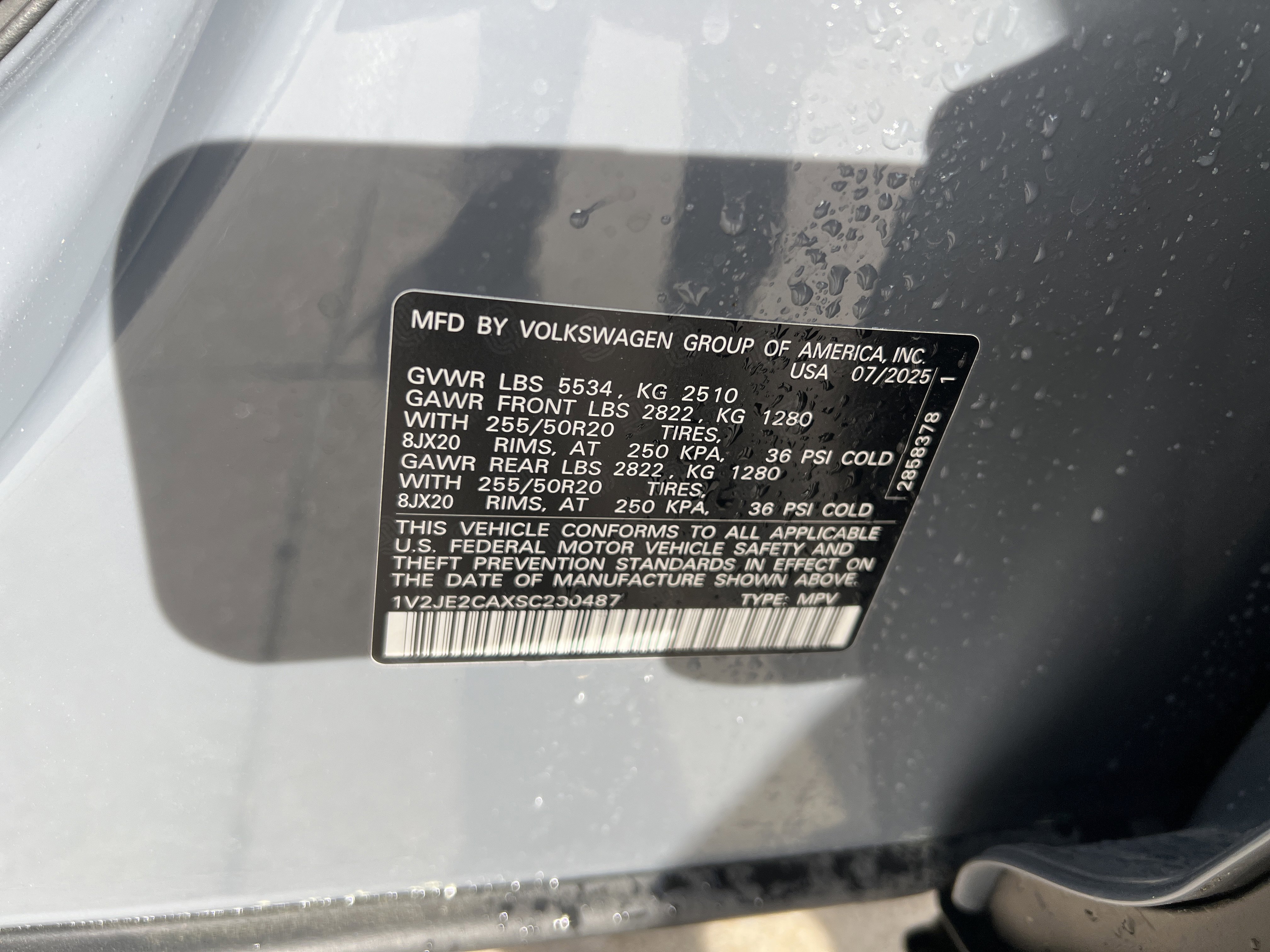 Certified 2025 Volkswagen Atlas Cross Sport SE w/ Panoramic Sunroof Package FWD image 11