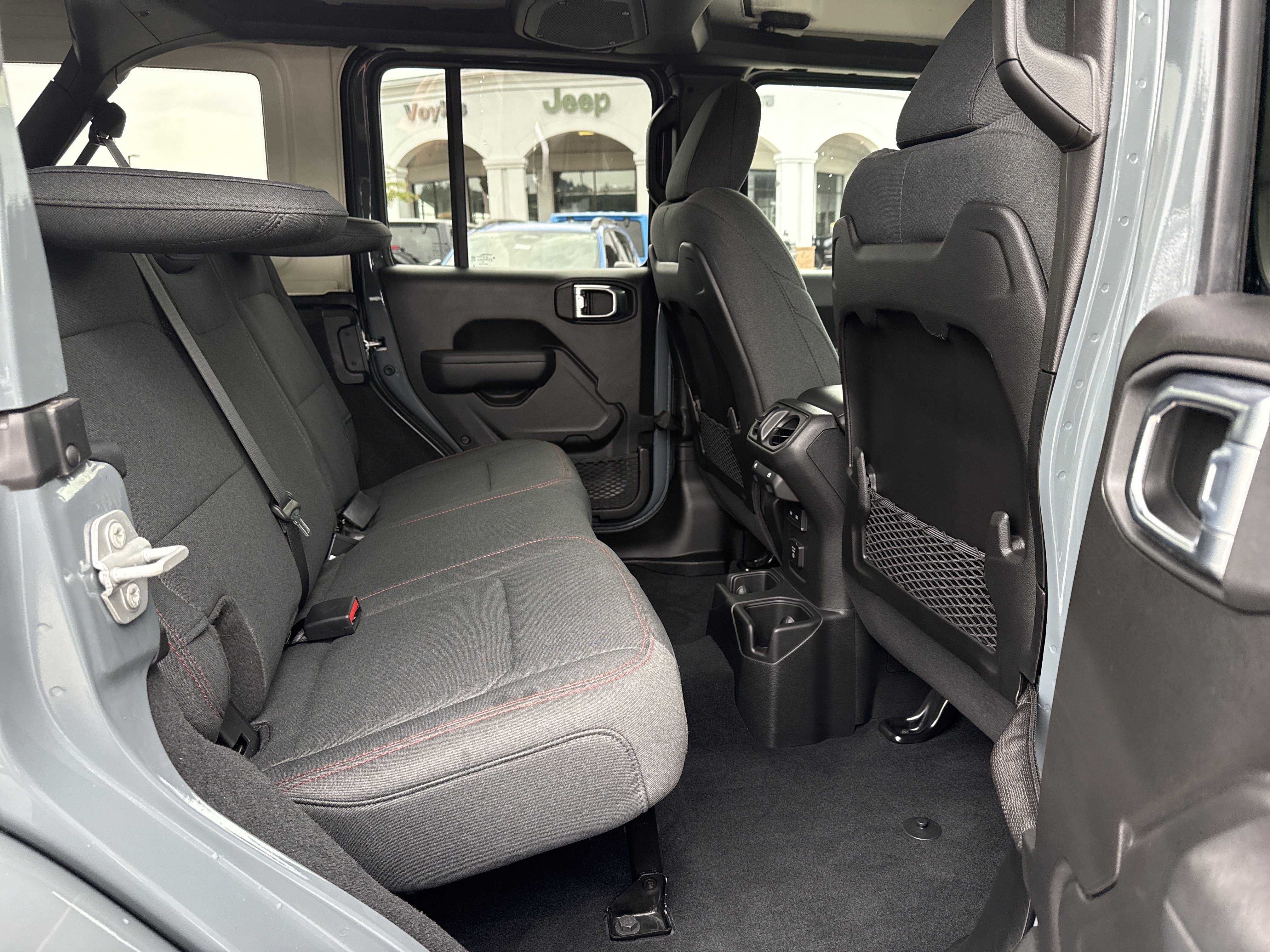 Used 2026 Jeep Wrangler Unlimited Rubicon AWD/4WD image 15