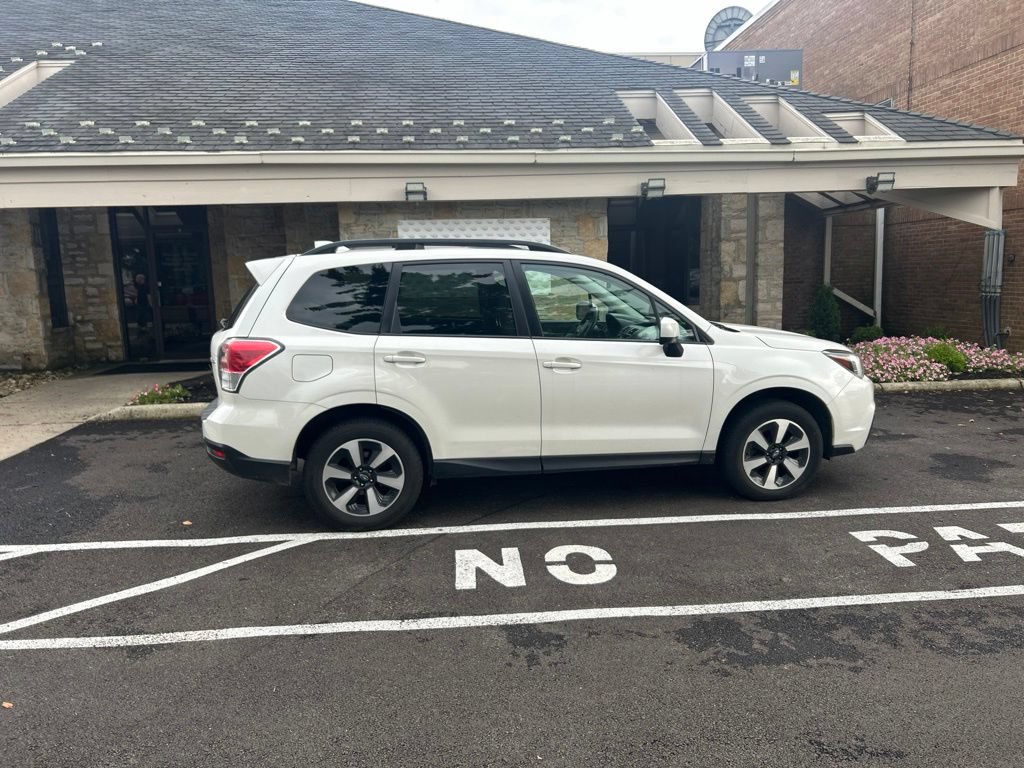 Used 2018 Subaru Forester 2.5i Premium AWD/4WD image 8
