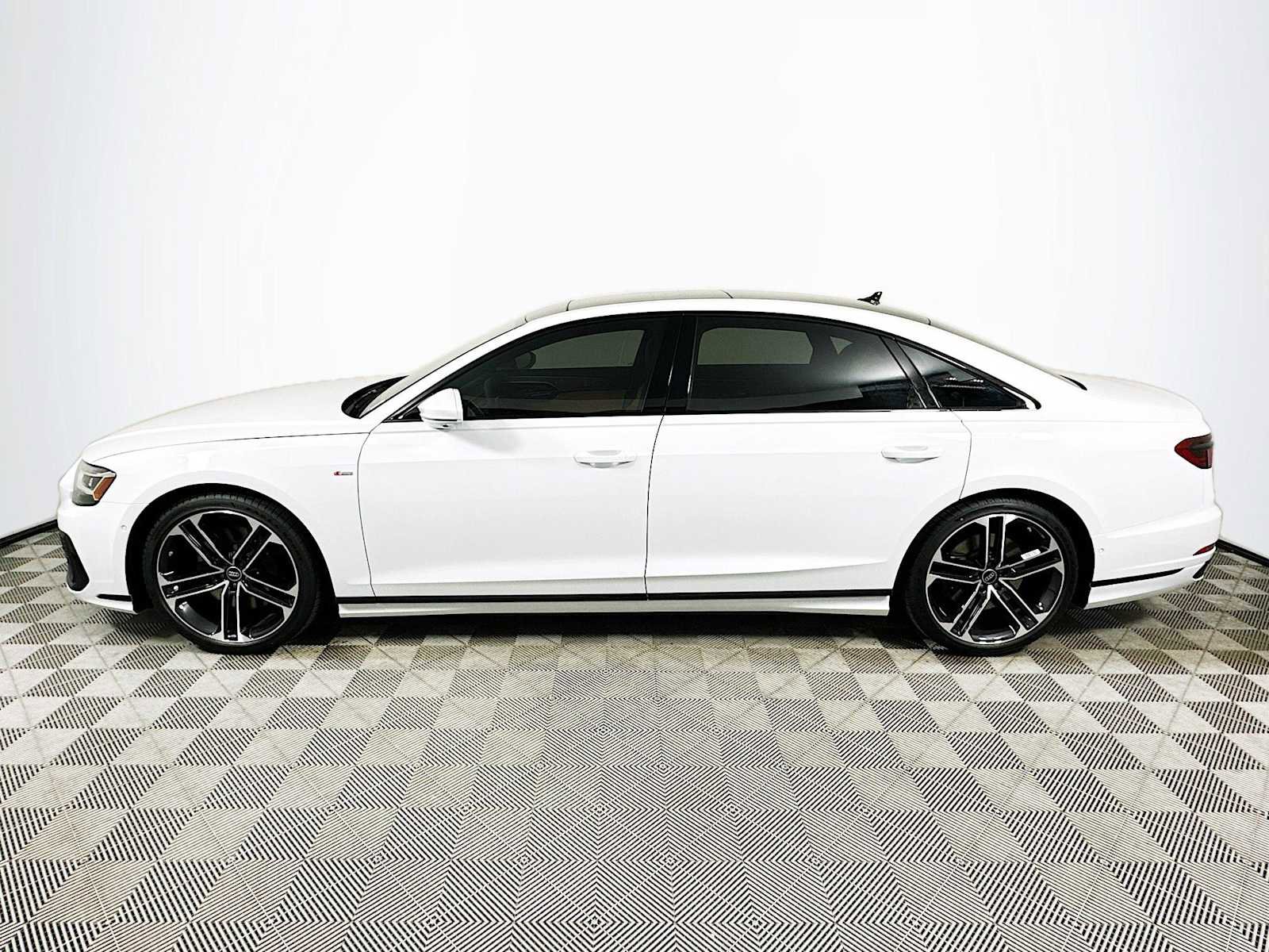 New 2025 Audi A8 L 3.0T image 4