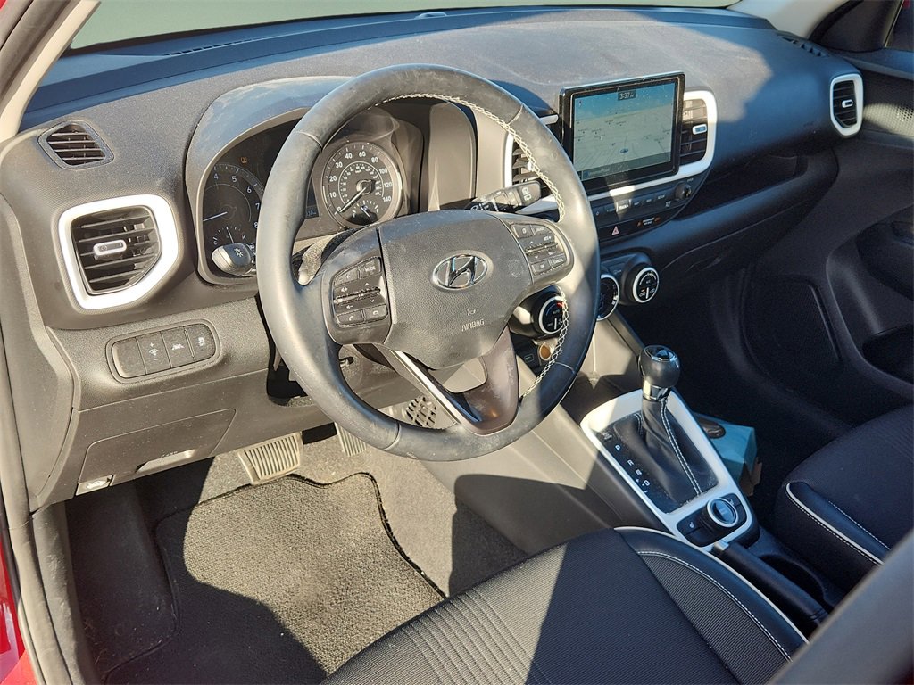 Certified 2022 Hyundai Venue Limited image 18