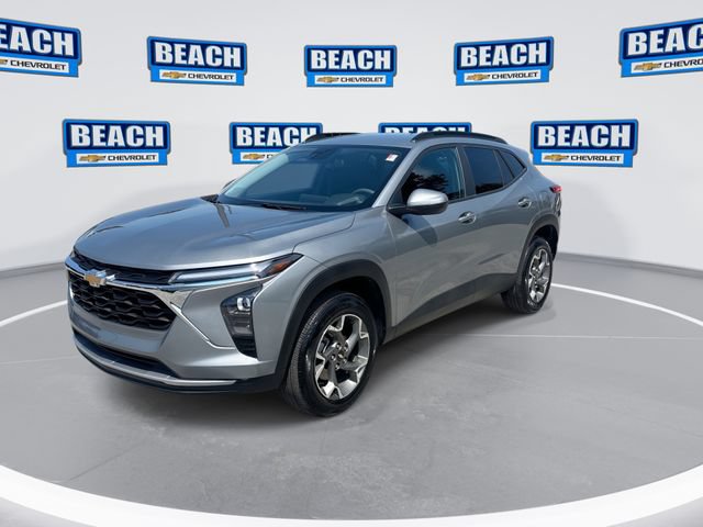 Used 2025 Chevrolet Trax LT FWD image 4