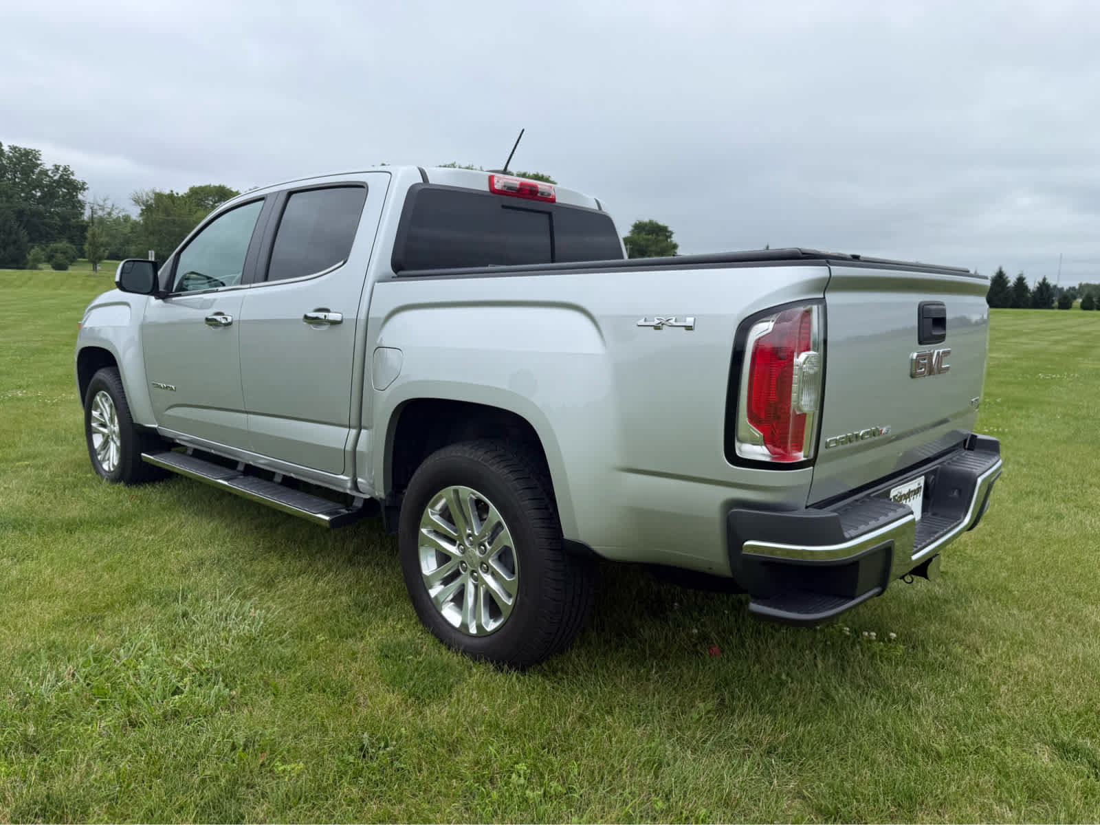 Used 2017 GMC Canyon SLT w/ Driver Alert Package AWD/4WD image 9