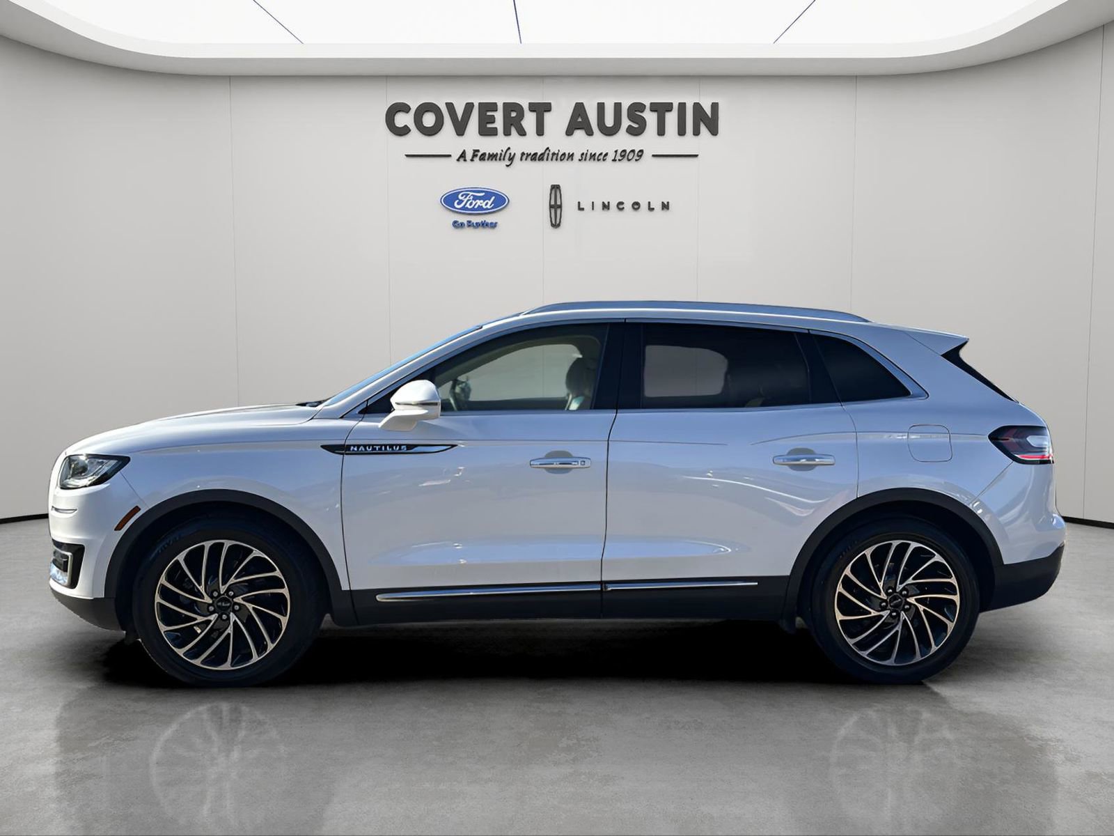 Used 2019 Lincoln Nautilus Reserve image 2