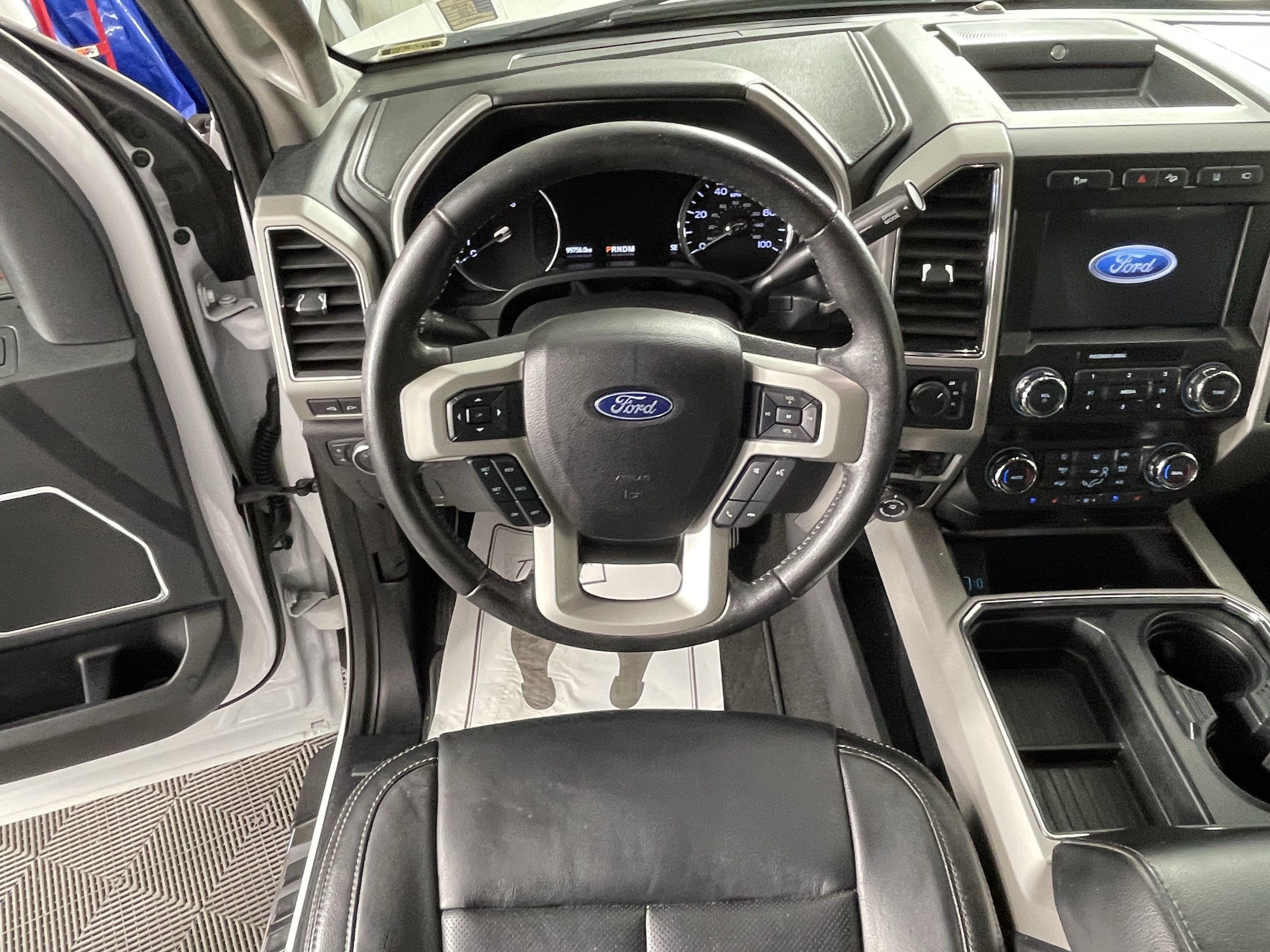 Used 2020 Ford F350 Lariat w/ Lariat Value Package AWD/4WD image 12