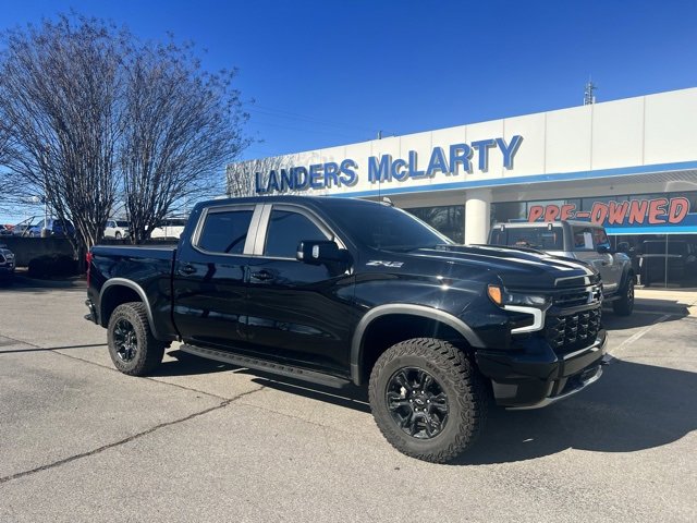 Used 2023 Chevrolet Silverado 1500 ZR2 w/ Technology Package image 1