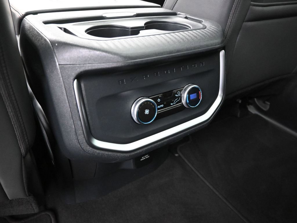 Used 2025 Ford Expedition Active image 16