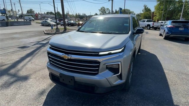 Used 2025 Chevrolet Traverse LT image 5