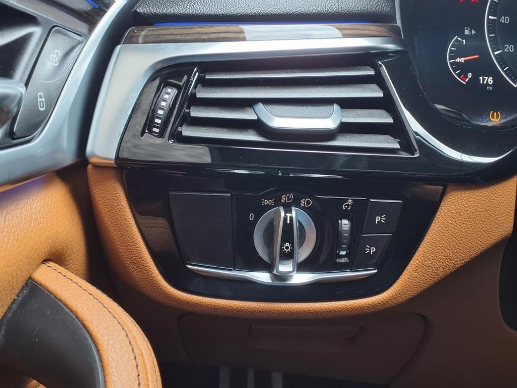 Used 2019 BMW M550i xDrive image 20