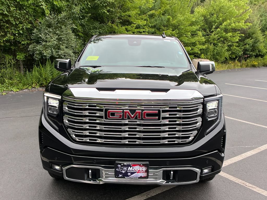 Used 2024 GMC Sierra 1500 Denali w/ Technology Package AWD/4WD image 8
